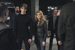 Illustration for article titled The Nine Lives of Chloe King 01x02, "Redemption" Pictures